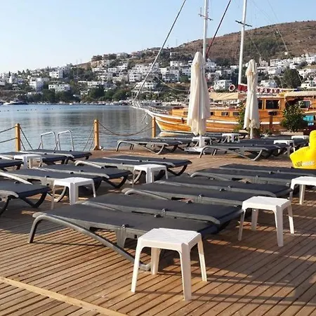 Herberg Buk Beach Club *